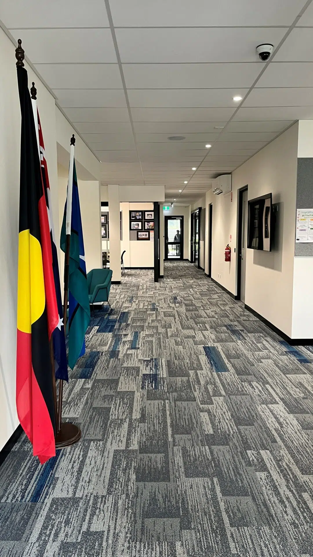 Entrance-hallway-to-back-entrance.jpg